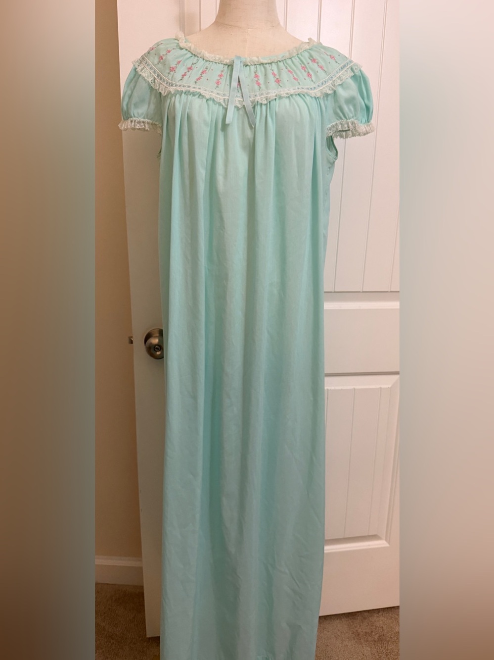 Melissa by Barbizon Vintage Light Aqua Nightgown with Delicate Lace Yoke Sz Med
